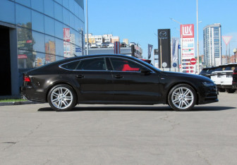 Подержанный автомобиль Audi A7 2014 года (4 фото)
