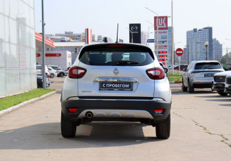 Подержанный автомобиль Renault Kaptur 2020 года (6 фото)