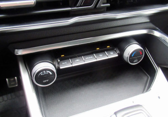 Подержанный автомобиль Geely Coolray 2020 года (17 фото)