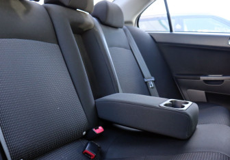 Подержанный автомобиль Mitsubishi Lancer Sedan 2008 года (11 фото)