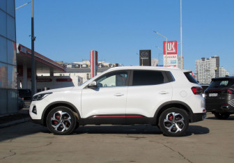 Подержанный автомобиль Chery Tiggo 4 Pro 2023 года (8 фото)