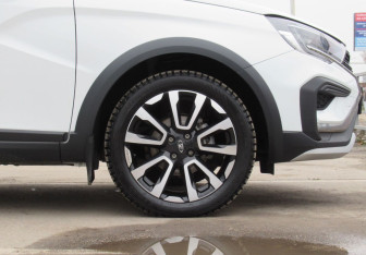 Подержанный автомобиль LADA (ВАЗ) Vesta Sedan 2023 года (9 фото)