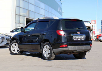 Подержанный автомобиль Geely Emgrand X7 2014 года (7 фото)