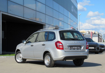 Подержанный автомобиль LADA (ВАЗ) Granta Wagon 2019 года (7 фото)