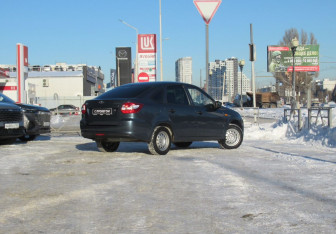 Подержанный автомобиль LADA (ВАЗ) Granta Sedan 2014 года (5 фото)
