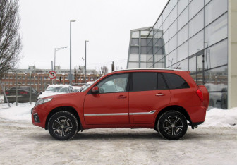 Подержанный автомобиль Chery Tiggo 3 2017 года (8 фото)