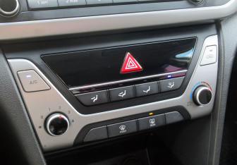 Подержанный автомобиль Hyundai Elantra Sedan 2017 года (14 фото)