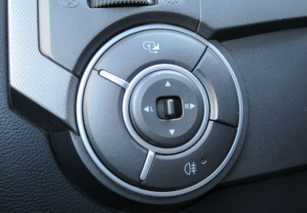 Подержанный автомобиль SsangYong Kyron 2012 года (13 фото)