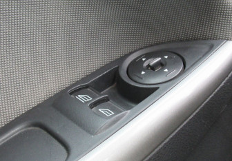 Подержанный автомобиль Ford Focus Hatchback 2011 года (15 фото)