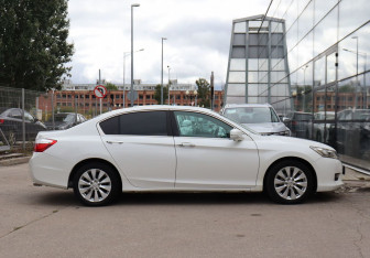 Подержанный автомобиль Honda Accord Sedan 2013 года (4 фото)