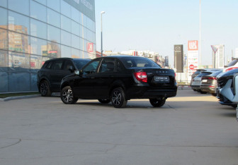 Подержанный автомобиль LADA (ВАЗ) Granta Sedan 2023 года (7 фото)