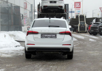 Подержанный автомобиль Skoda Rapid Liftback 2020 года (6 фото)