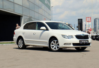 Подержанный автомобиль Skoda Superb Liftback 2012 года (3 фото)