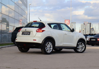 Подержанный автомобиль Nissan Juke 2013 года (5 фото)