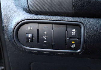 Подержанный автомобиль Kia Cerato Sedan 2013 года (19 фото)