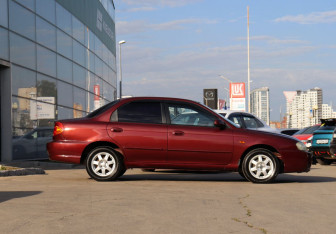 Подержанный автомобиль Kia Spectra Sedan 2008 года (4 фото)