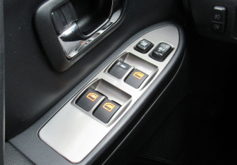 Подержанный автомобиль Mitsubishi Pajero 2008 года (17 фото)