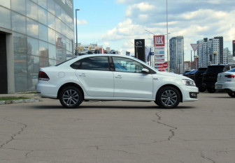 Подержанный автомобиль Volkswagen Polo Sedan 2019 года (4 фото)