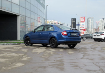 Подержанный автомобиль Skoda Rapid Liftback 2018 года (7 фото)