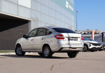 Подержанный автомобиль LADA (ВАЗ) Granta Liftback 2024 года (7 фото)