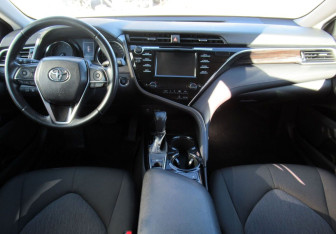 Подержанный автомобиль Toyota Camry Sedan 2018 года (12 фото)