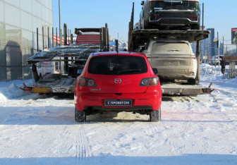 Подержанный автомобиль Mazda 3 Hatchback 2006 года (6 фото)