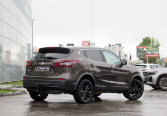 Подержанный автомобиль Nissan Qashqai 2021 года (5 фото)