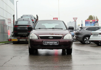 Подержанный автомобиль LADA (ВАЗ) Priora Hatchback 2011 года (2 фото)