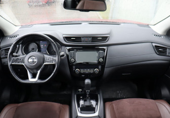 Подержанный автомобиль Nissan Qashqai 2020 года (15 фото)