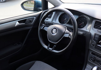 Подержанный автомобиль Volkswagen Golf Hatchback 2013 года (13 фото)