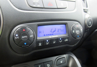 Подержанный автомобиль Hyundai ix35 2014 года (18 фото)