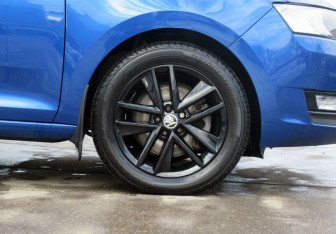 Подержанный автомобиль Skoda Rapid Liftback 2018 года (9 фото)