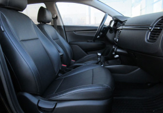 Подержанный автомобиль Kia Rio Hatchback 2018 года (10 фото)