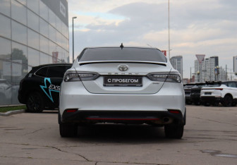 Подержанный автомобиль Toyota Camry Sedan 2020 года (6 фото)