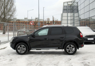 Подержанный автомобиль Nissan Terrano 2016 года (8 фото)