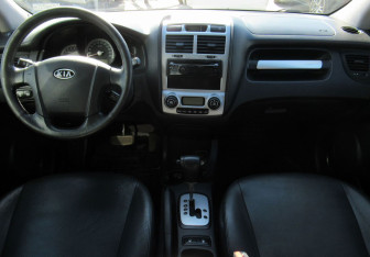 Подержанный автомобиль Kia Sportage 2008 года (13 фото)