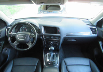 Подержанный автомобиль Audi Q5 2015 года (12 фото)