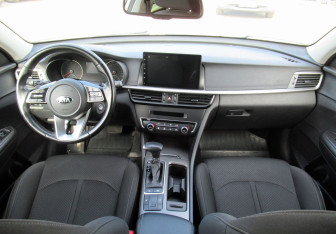 Подержанный автомобиль Kia Optima Sedan 2019 года (14 фото)