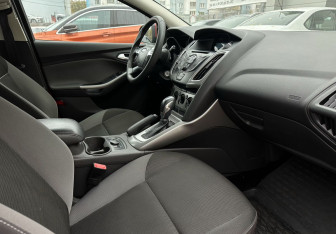Подержанный автомобиль Ford Focus Hatchback 2014 года (10 фото)