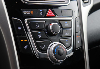 Подержанный автомобиль Hyundai i30 Hatchback 2012 года (18 фото)