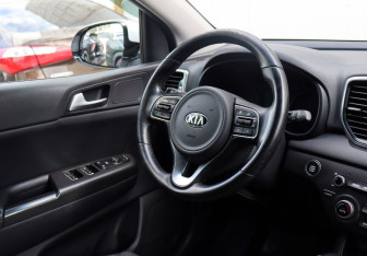 Подержанный автомобиль Kia Sportage 2016 года (15 фото)
