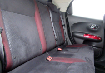 Подержанный автомобиль Nissan Juke 2011 года (11 фото)