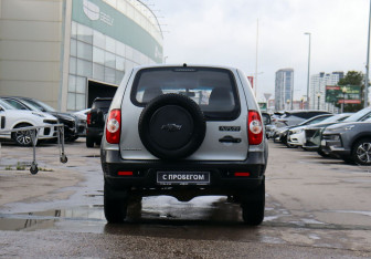Подержанный автомобиль Chevrolet Niva 2013 года (5 фото)
