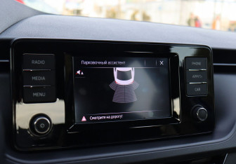 Подержанный автомобиль Skoda Rapid Liftback 2021 года (13 фото)