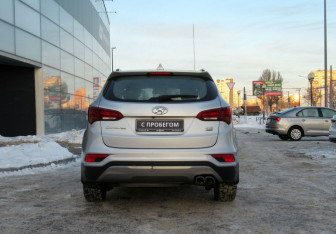 Подержанный автомобиль Hyundai Santa Fe 2017 года (6 фото)