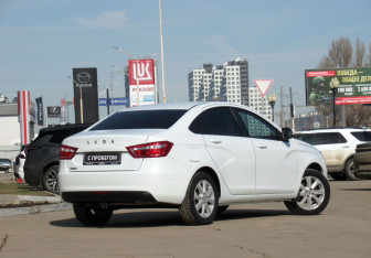 Подержанный автомобиль LADA (ВАЗ) Vesta Sedan 2020 года (5 фото)
