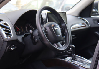 Подержанный автомобиль Audi Q5 2010 года (16 фото)