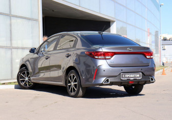Подержанный автомобиль Kia Rio Sedan 2021 года (7 фото)