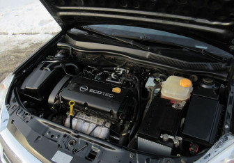 Подержанный автомобиль Opel Astra Wagon 2012 года (10 фото)