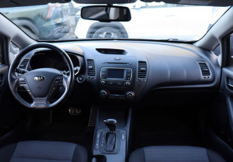 Подержанный автомобиль Kia Cerato Sedan 2013 года (13 фото)